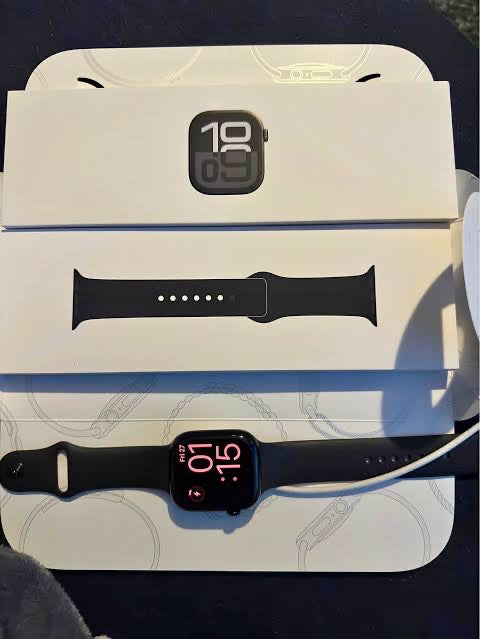 Apple Watch Series 10 – Master Copy (Original package) + Black Aura watch Gift 🎁